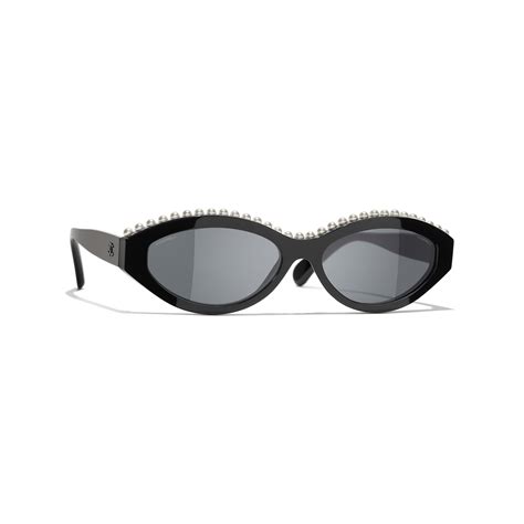 chanel oval sunglasses black and white